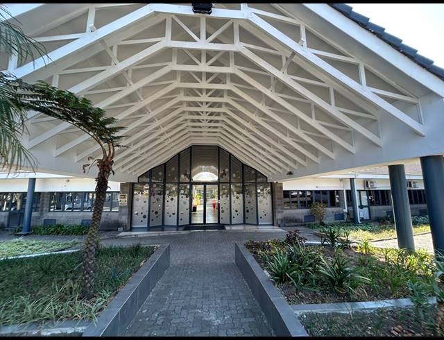 1,610M² OFFICE FOR SALE IN WOODMEAD
